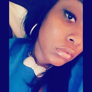 Meet your Posher, Janesia